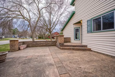 Exterior - 600 33rd St NW, Willmar, MN 56201 photo 3 of 8