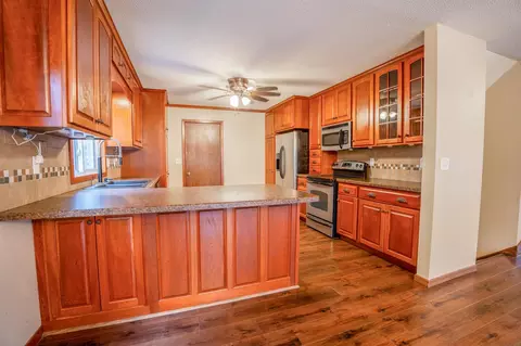 Kitchen - 600 33rd St NW, Willmar, MN 56201 photo 1 of 4