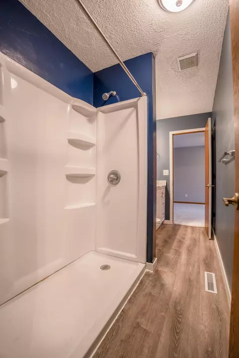 Bath - 600 33rd St NW, Willmar, MN 56201 photo 2 of 3