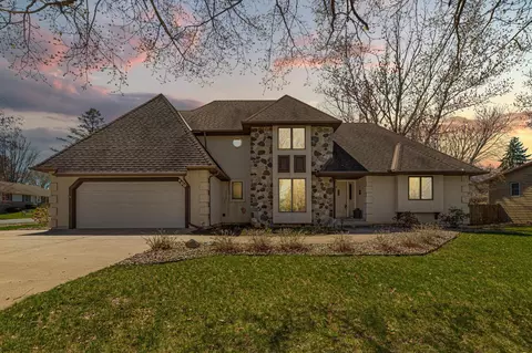 600 River Ridge Rd, River Falls, WI 54022