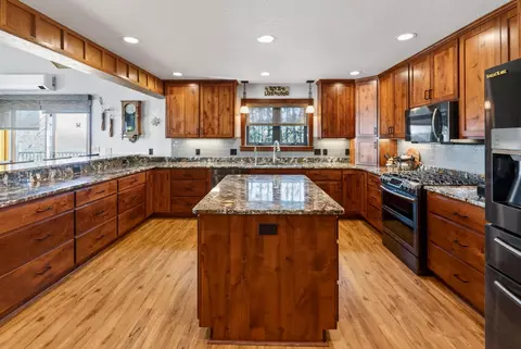 Kitchen - 201 Hilltop Rd, Shell Lake, WI 54871 photo 6 of 9