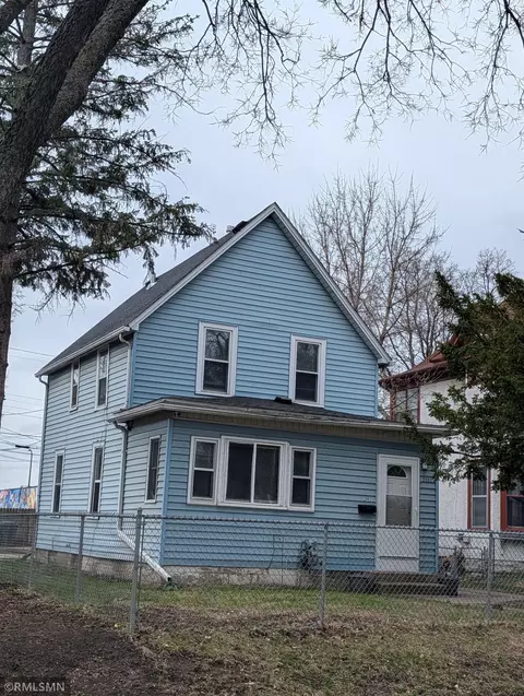 2003 Willow Ave N, Minneapolis, MN 55411