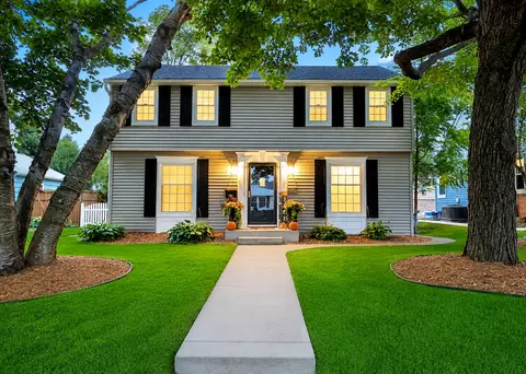 1857 Ford Pkwy, Saint Paul, MN 55116
