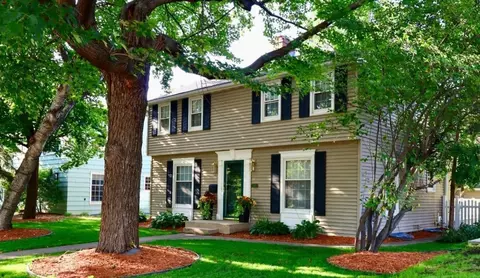 1857 Ford Pkwy, Saint Paul, MN 55116