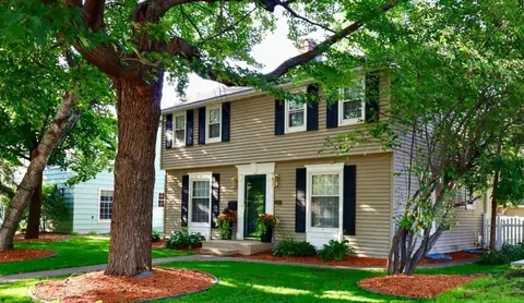 1857 Ford Pkwy, Saint Paul, MN 55116