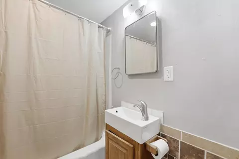 Bath - 40 31st Ave N, Saint Cloud, MN 56303 photo 1 of 1