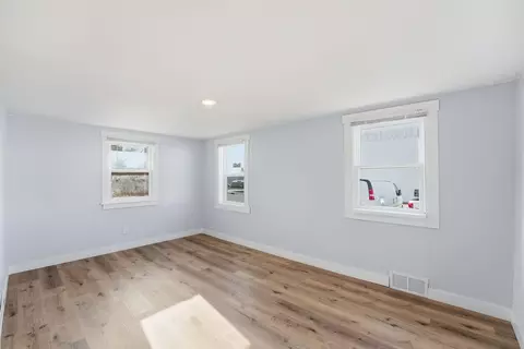 Living - 40 31st Ave N, Saint Cloud, MN 56303 photo 3 of 3