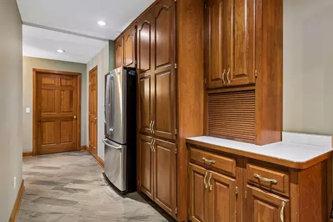 Entry Way - 3820 Hunters Overlook Ln, Eagan, MN 55123 photo 3 of 3