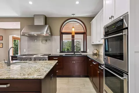 Kitchen - 3820 Hunters Overlook Ln, Eagan, MN 55123 photo 6 of 13