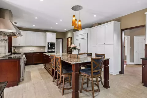 Kitchen - 3820 Hunters Overlook Ln, Eagan, MN 55123 photo 3 of 13
