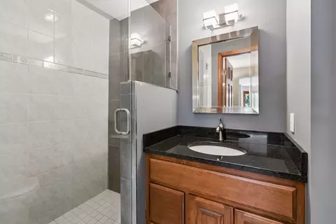 Bath - 3820 Hunters Overlook Ln, Eagan, MN 55123 photo 8 of 8