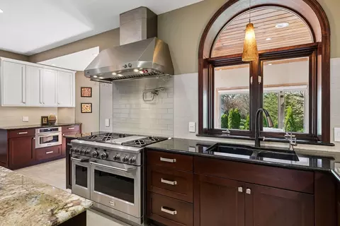 Kitchen - 3820 Hunters Overlook Ln, Eagan, MN 55123 photo 7 of 13