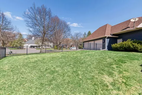 Exterior - 3820 Hunters Overlook Ln, Eagan, MN 55123 photo 9 of 9