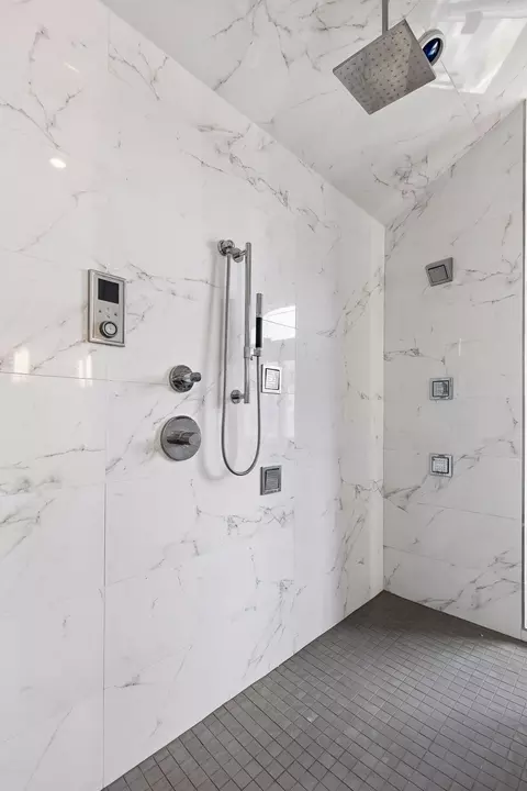 Bath - 3820 Hunters Overlook Ln, Eagan, MN 55123 photo 6 of 8