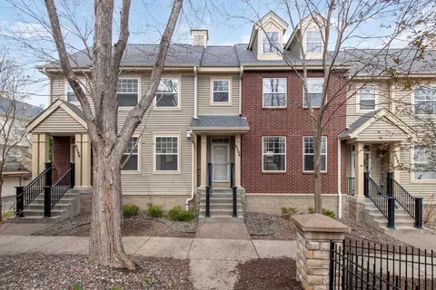 8294 Townsend Dr, Eden Prairie, MN 55344