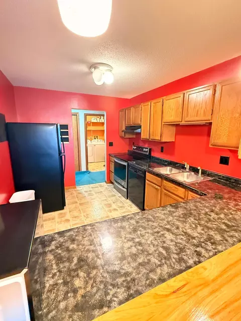 2550 18th St S #201, Fargo, ND 58103