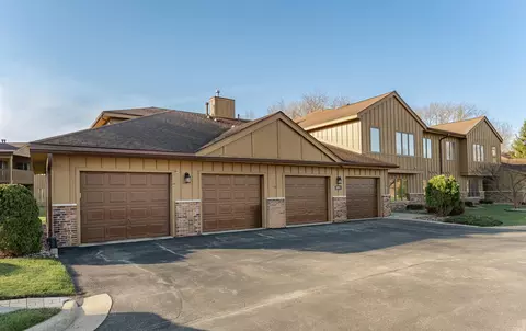 1924 Greenfield Ln SW #101, Rochester, MN 55902
