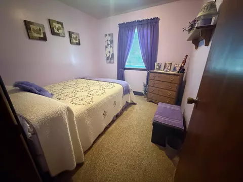 Bedroom - 2124 Kenneth Dr, Albert Lea, MN 56007 photo 1 of 4