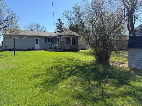 Exterior - 2124 Kenneth Dr, Albert Lea, MN 56007 photo 5 of 7