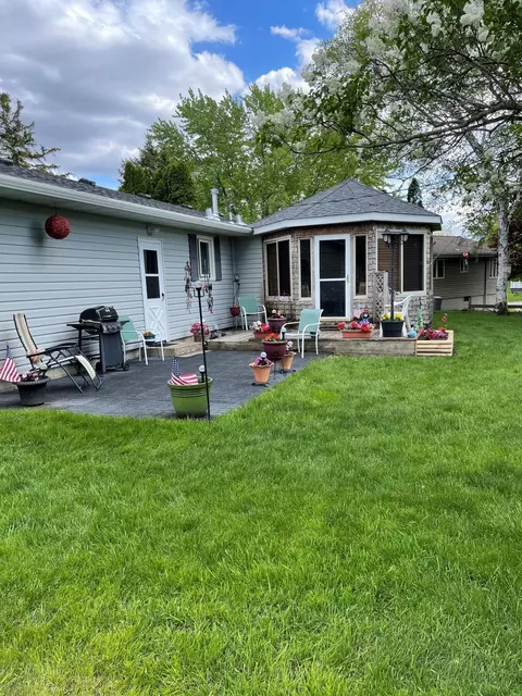 Exterior - 2124 Kenneth Dr, Albert Lea, MN 56007 photo 3 of 7