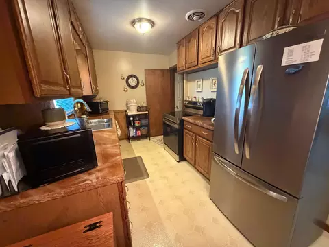 Kitchen - 2124 Kenneth Dr, Albert Lea, MN 56007 photo 1 of 2