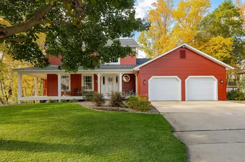 1021 Hickory Ln SW, Rochester, MN 55902