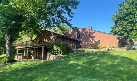 332 Brooks Ave E, Little Canada, MN 55117