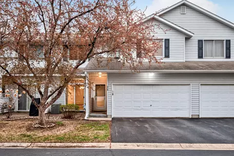 579 Roundhouse St, Shakopee, MN 55379