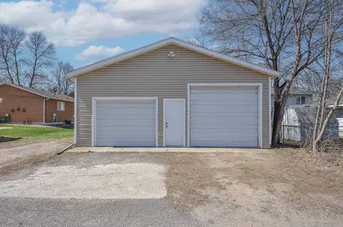 Exterior - 822 10th Ave SE, Saint Cloud, MN 56304 photo 2 of 8