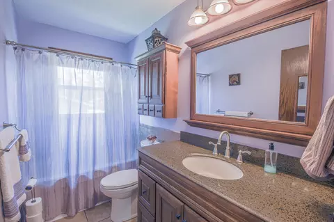 Bath - 822 10th Ave SE, Saint Cloud, MN 56304 photo 1 of 4