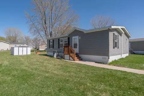 923 Hamlet Cir, Lakeville, MN 55044