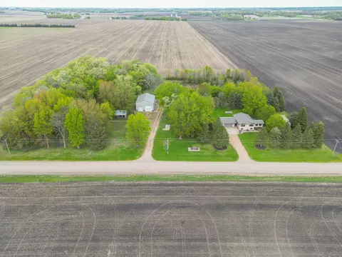 20380 400th St, Le Center, MN 56057