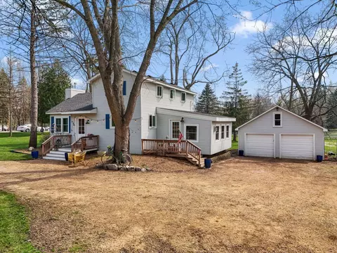 405 S Old Crystal Bay Rd, Long Lake, MN 55356