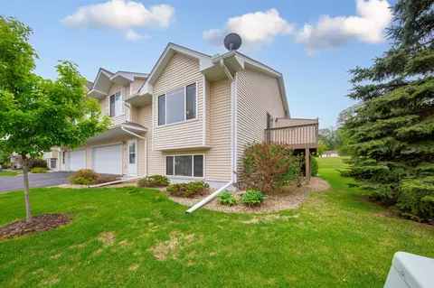 1320 S Trail Dr, Faribault, MN 55021