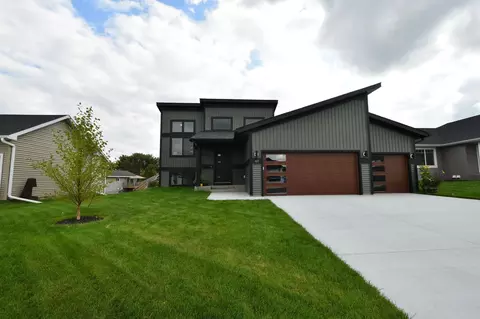 109 Fairway St, Zumbrota, MN 55992