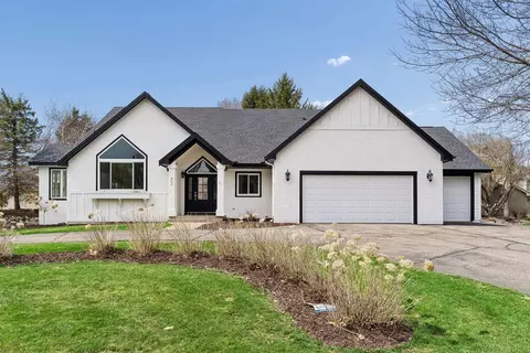 901 Mendakota Ct, Mendota Heights, MN 55120