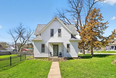 517 Pleasant St NE, Preston, MN 55965