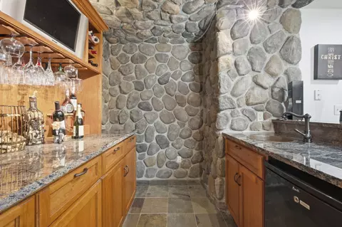 Kitchen - 4346 46th Ave S, Fargo, ND 58104 photo 4 of 4