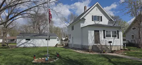 221 W Flynn St, Redwood Falls, MN 56283
