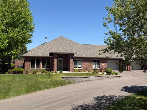 71 Deerwood Ct, Hudson, WI 54016