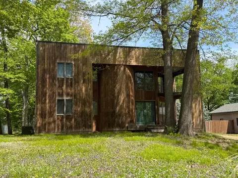 16930 11th Ave N, Plymouth, MN 55447