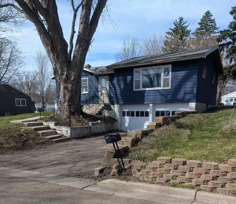 215 N 11th St, Montevideo, MN 56265