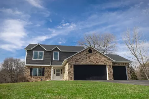 16368 Hudson Ct, Lakeville, MN 55044