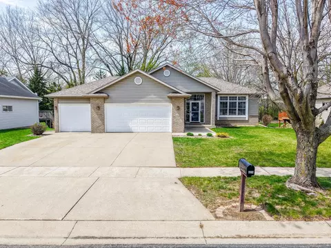 4219 Arbor Ln NW, Rochester, MN 55901