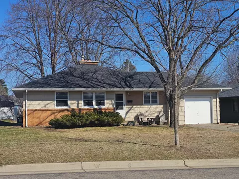 605 Park Valley Dr W, Hopkins, MN 55343