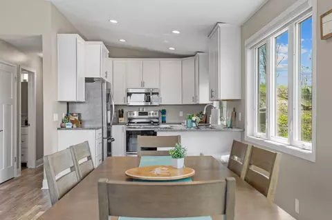 Dining - 18013 Roberds Lake Blvd, Faribault, MN 55021 photo 3 of 6