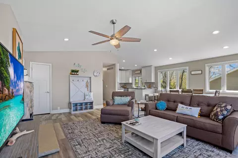 Living - 18013 Roberds Lake Blvd, Faribault, MN 55021 photo 3 of 7