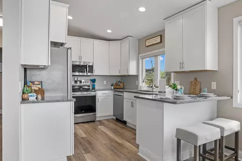 Kitchen - 18013 Roberds Lake Blvd, Faribault, MN 55021 photo 1 of 10