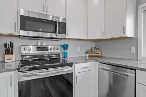 Kitchen - 18013 Roberds Lake Blvd, Faribault, MN 55021 photo 9 of 10
