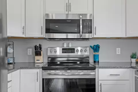 Kitchen - 18013 Roberds Lake Blvd, Faribault, MN 55021 photo 6 of 10